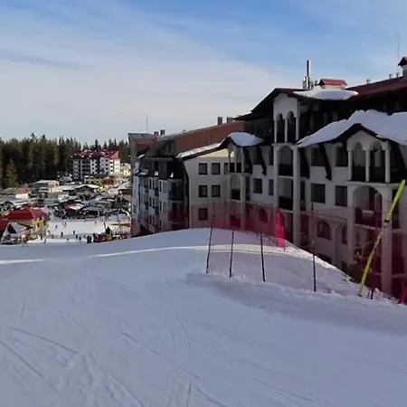 Cozy Ski-to-door Apartment, Monastery 3 Complex Apartment Pamporovo